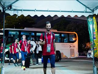 گزارش تصویری از ورود تیم‌ ملی فوتسال به سالن محل برگزاری مسابقه