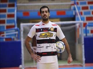 عالیقدر: گیتی پسندی ها با یک فقره چک بدنبال جوسازی هستند/ این کار زشت و بچه گانه است