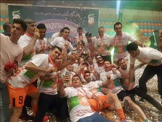 خوشحالی مسی ها پس از پایان بازی با گیتی پسند و قهرمانی در لیگ برتر