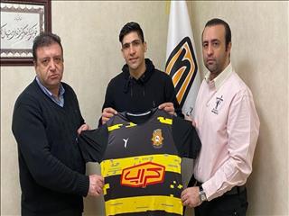 ملی پوش فوتسال قراردادش را با کراپ الوند ثبت کرد