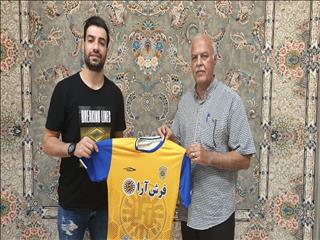تمدید قرارداد بیضایی نژاد با فرش آرا