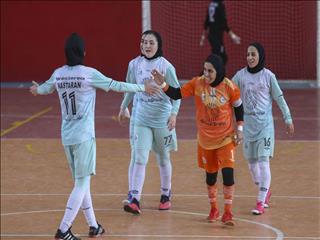 فرزانه توسلی: تیم ملی فوتسال، سرمربی مقتدر و باتجربه می‌خواهد