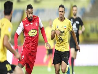 حاشیه‌های بازی سپاهان و پرسپولیس؛ حضور دستیاران کی‌روش در ورزشگاه و تقدیر از پلیس در نصف جهان + عکس