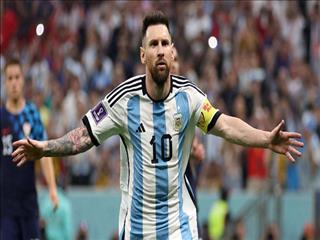 پیراهن مسی روی بام دنیا به نمایش درآمد+عکس