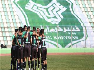 یک بازی دیگر فوتبال باشگاهی با تماشاگر شد