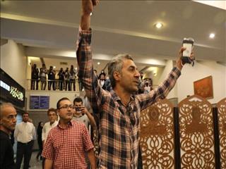ویدیو/درگیری در محل برگزاری انتخابات فدراسیون فوتبال / داور معترض: به خاطر فساد فوتبال بچه ام را کشتند
