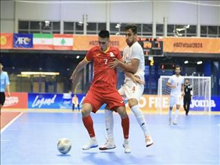 در جریان دیدار برابر لبنان؛ بازیکن تیم‌ ملی راهی بیمارستان شد