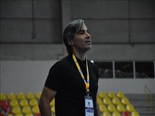 انتقاد شدید شمسایی از ملی‌پوشان فوتسال با وجود پیروزی ۱۰ گله
