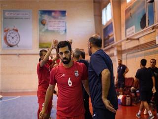 سنگ سفیدی: قطعاً توانایی صعود به فینال جام جهانی فوتسال را داریم/ گیتی‌پسند پای جوانان خود ایستاده است