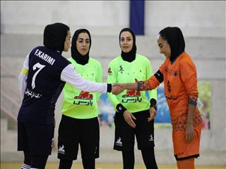 گزارش تصویری دیدار شاهین نطنز و سایپا تهران  در هفته پنجم سوپر لیگ فوتسال بانوان
