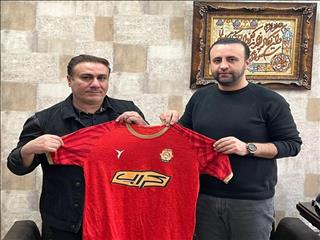 قرارداد سرمربی کراپ الوند تمدید شد