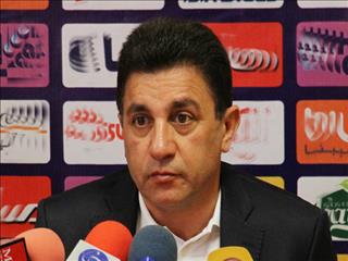 پس از ماه‌ها غیبت؛ نیمکت تیم‌ملی زبان قلعه‌نویی را باز کرد/بالاخره به نشست خبری آمد!