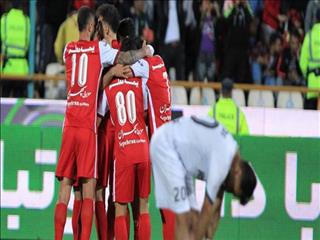 هفته بیست و پنجم لیگ برتر؛ برد قاطع پرسپولیس مقابل ملوان؛ طلسم شکنی یک بازیکن در روز صعود سرخ‌ها