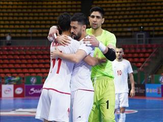 هدیه دروازه بان ملی پوش  به مادر یک شهید