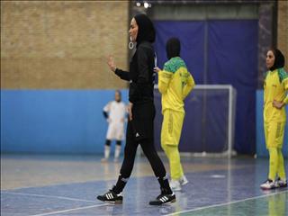 داور برجسته اصفهانی قاضی دوئل قهرمانی لیگ برتر فوتسال بانوان