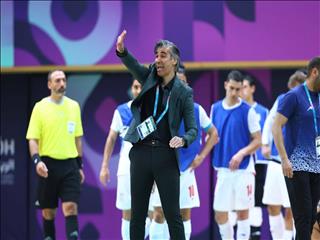 شمسایی: داور در حد بازی بزرگ نبود/ هیچ چیز مقدس‌تر از پرچم ایران نیست