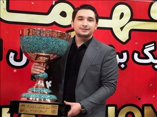 تقدیر استاندار اصفهان از پوریا جنتی؛ جوان نمونه در کنار بزرگان گیتی‌پسند